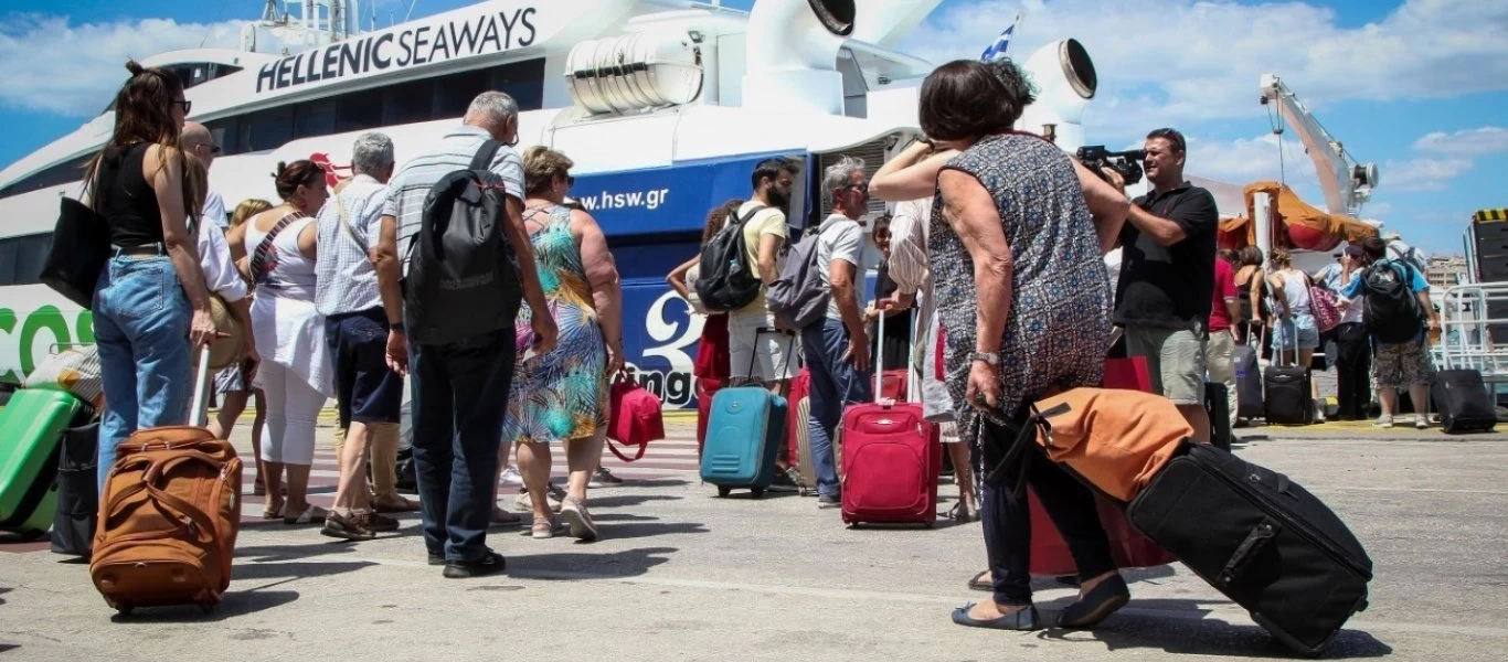 Πότε πέφτει το τριήμερο του Αγίου Πνεύματος; Τι θα γίνει με εκδρομές και ξενοδοχεία